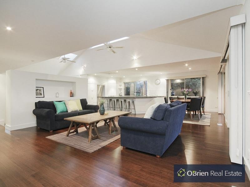 16 Breyleigh Drive, Pakenham VIC 3810