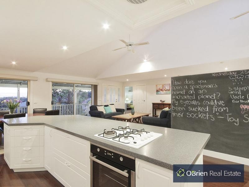 16 Breyleigh Drive, Pakenham VIC 3810