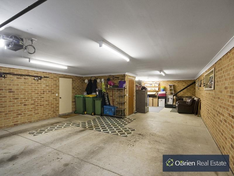 16 Breyleigh Drive, Pakenham VIC 3810