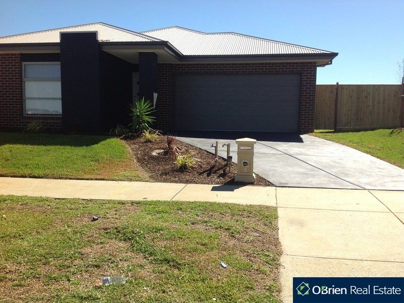 3 Goulburn Street, Cranbourne East VIC 3977