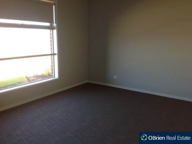 3 Goulburn Street, Cranbourne East VIC 3977