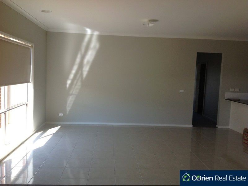 3 Goulburn Street, Cranbourne East VIC 3977