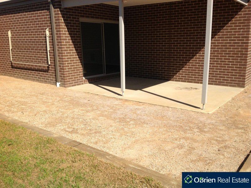 3 Goulburn Street, Cranbourne East VIC 3977