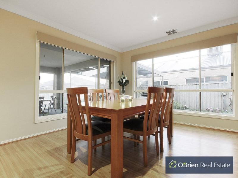 6 Wesson Way, Cranbourne East VIC 3977