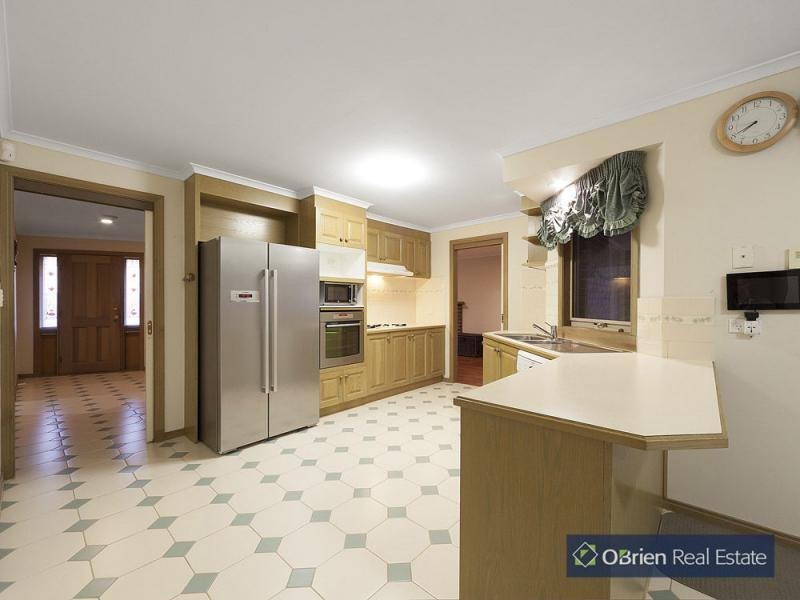 4 Jancol Court, Berwick VIC 3806