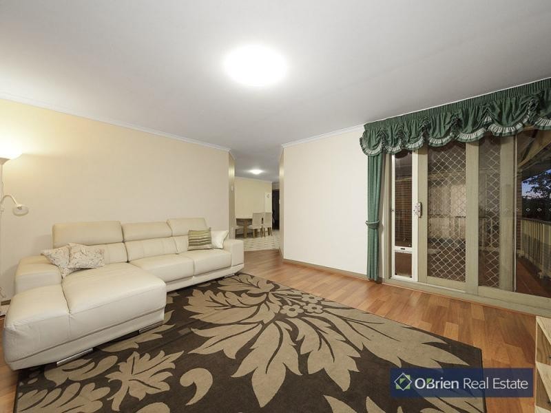 4 Jancol Court, Berwick VIC 3806