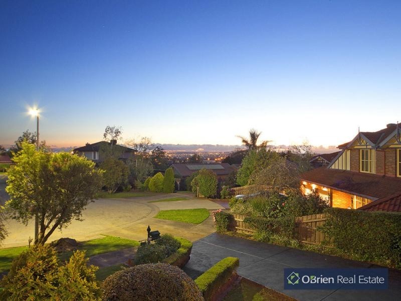 4 Jancol Court, Berwick VIC 3806