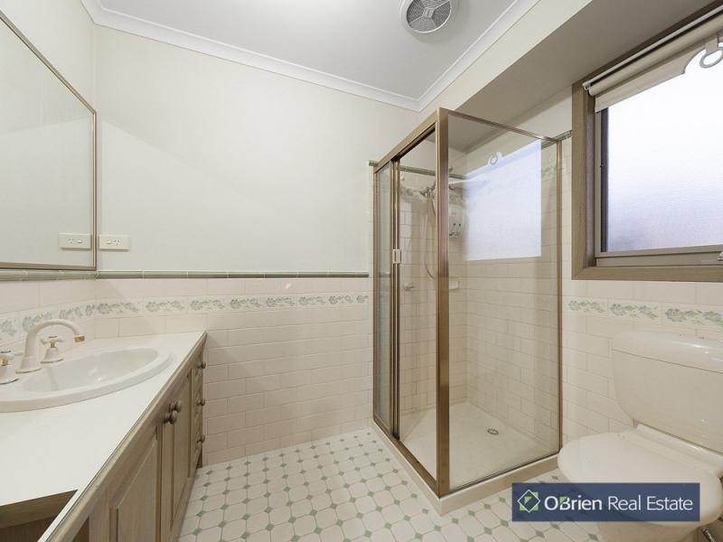 4 Jancol Court, Berwick VIC 3806