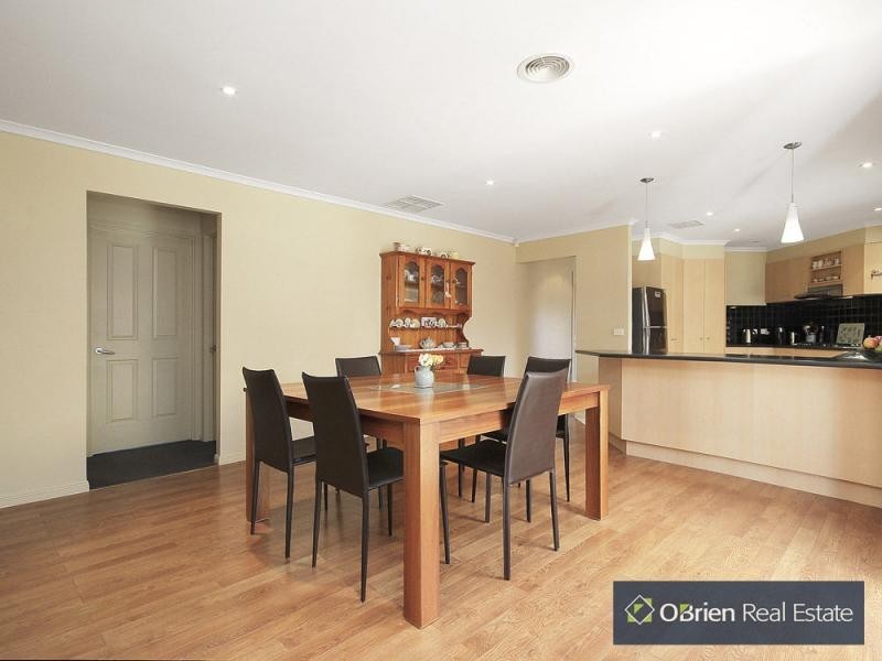 2 Willowbank Pocket, Pakenham VIC 3810