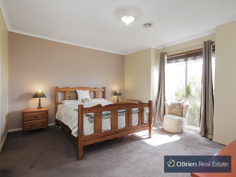 2 Willowbank Pocket, Pakenham VIC 3810