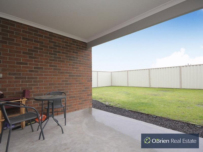 44 Victory Drive, Pakenham VIC 3810