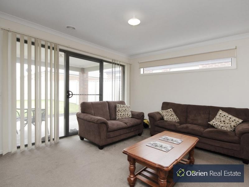 44 Victory Drive, Pakenham VIC 3810