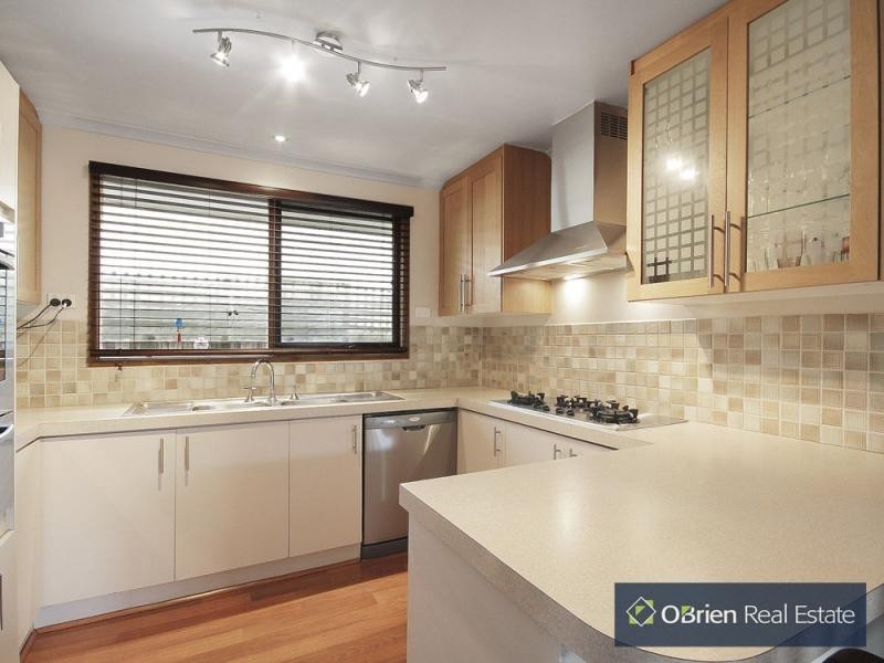 10 Elandra Way, Cranbourne West VIC 3977