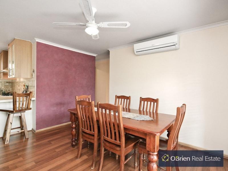 10 Elandra Way, Cranbourne West VIC 3977