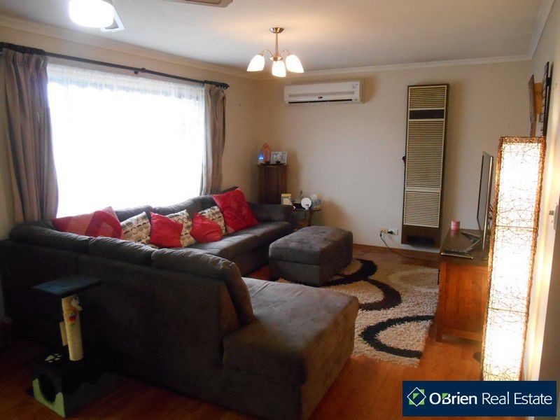 2/17 Fairfield Street, Cranbourne VIC 3977