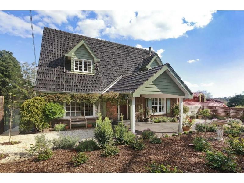 14 Inglis Road, Berwick VIC 3806