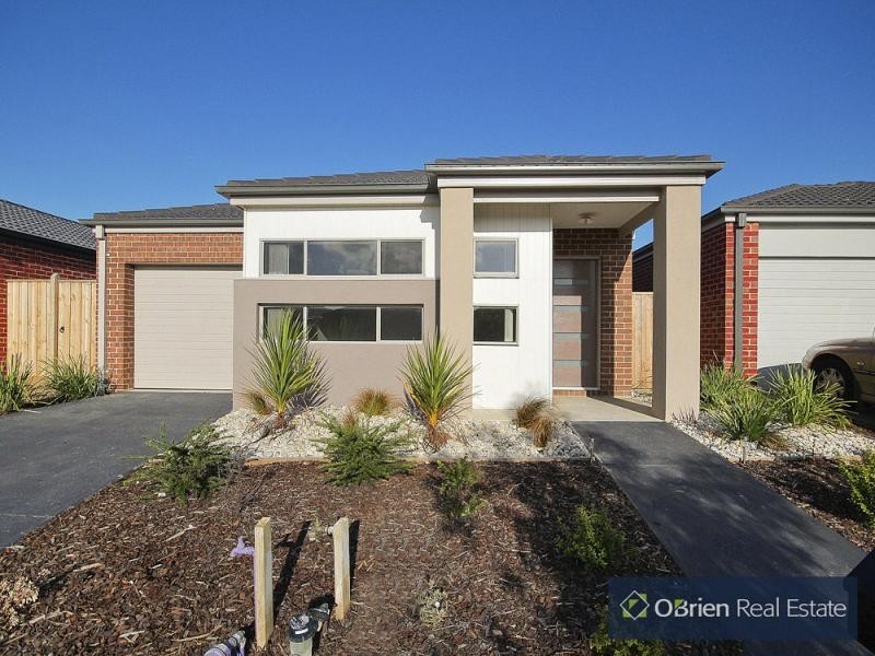 36 Lemon Grove, Cranbourne West VIC 3977