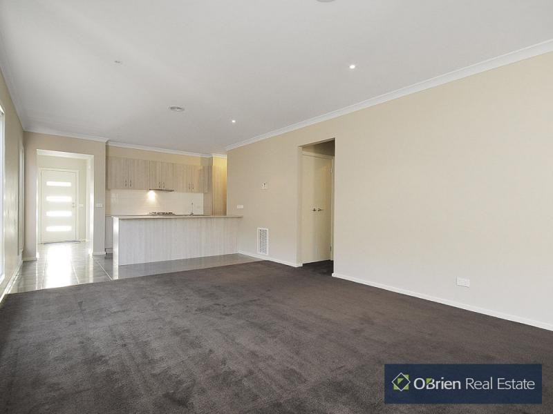 36 Lemon Grove, Cranbourne West VIC 3977