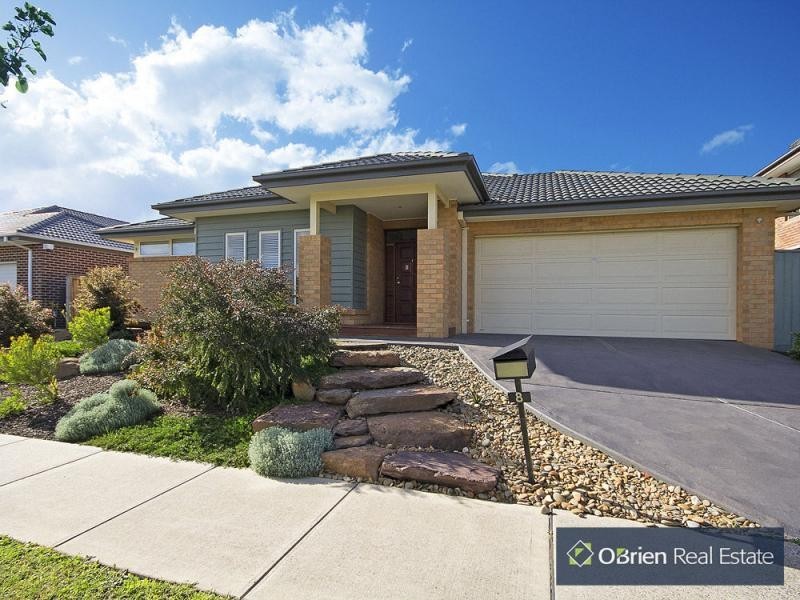 8 Grand Manor Drive, Berwick VIC 3806