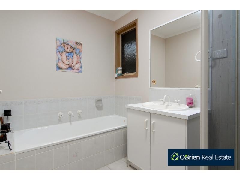 1 Yandilla Court, Berwick VIC 3806