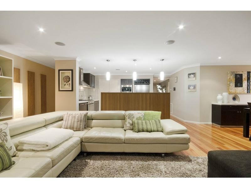 4 Golden Grove Drive, Narre Warren South VIC 3805