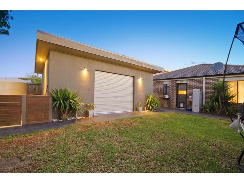 4 Golden Grove Drive, Narre Warren South VIC 3805