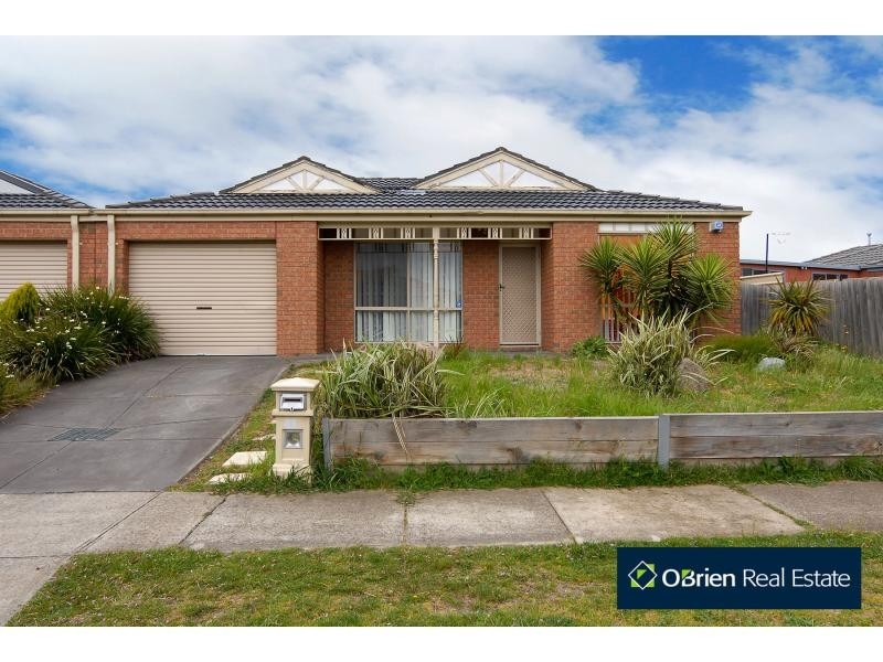 11 Fiander Close, Cranbourne East VIC 3977