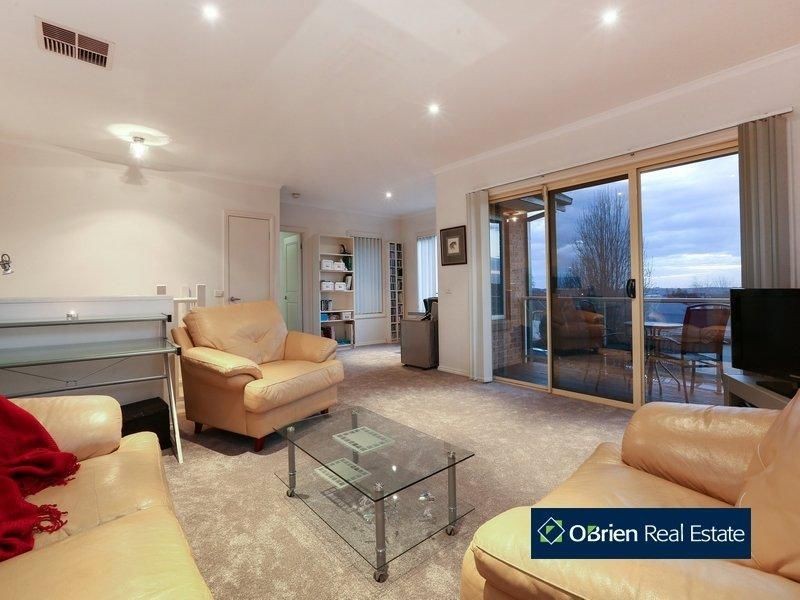 22 Fairholme Boulevard, Berwick VIC 3806