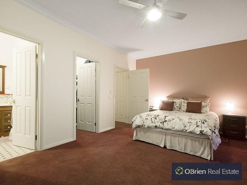 18 Iriswells Close, Tooradin VIC 3980