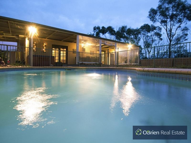 18 Iriswells Close, Tooradin VIC 3980