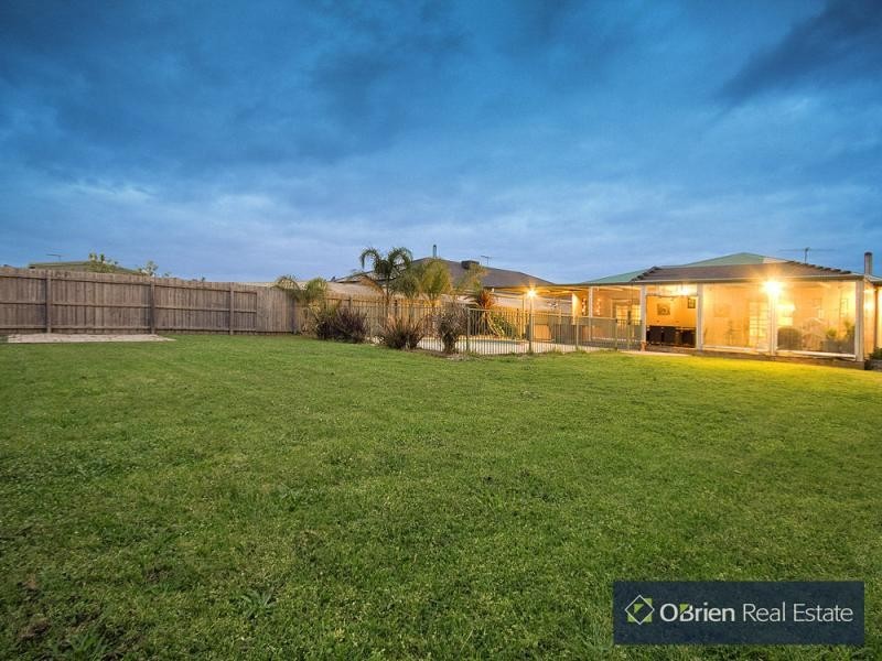 18 Iriswells Close, Tooradin VIC 3980