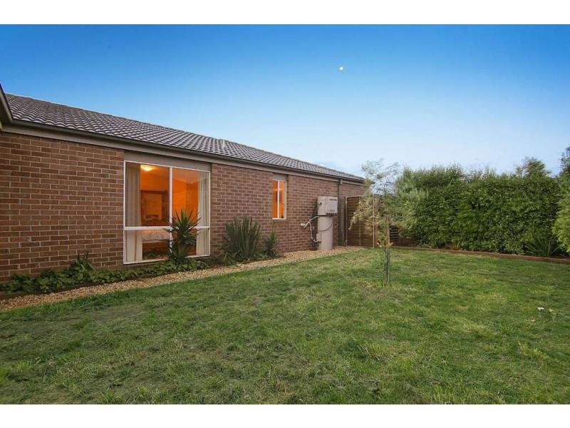 5 Alder Way, Cranbourne VIC 3977