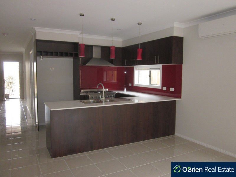 13 Frankland Street, Clyde North VIC 3978