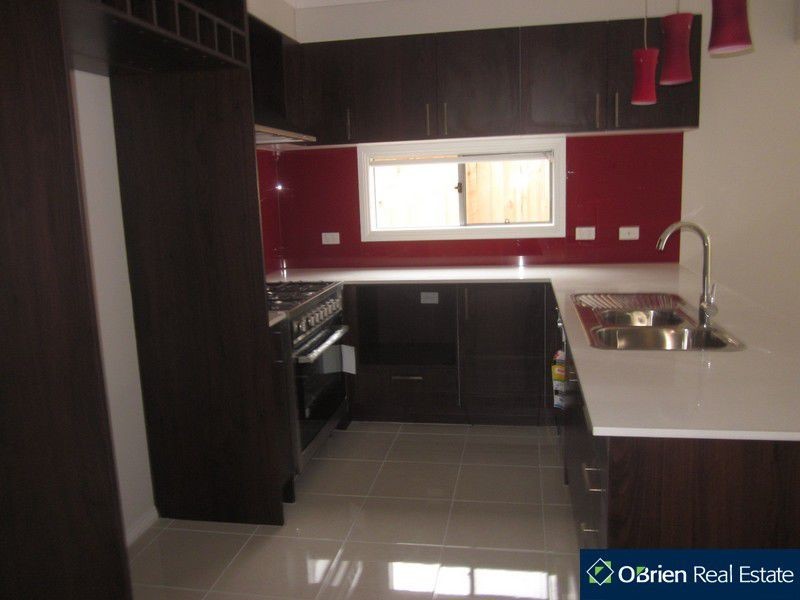 13 Frankland Street, Clyde North VIC 3978