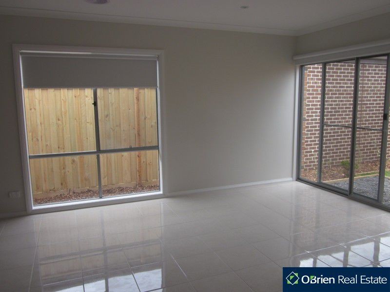 13 Frankland Street, Clyde North VIC 3978