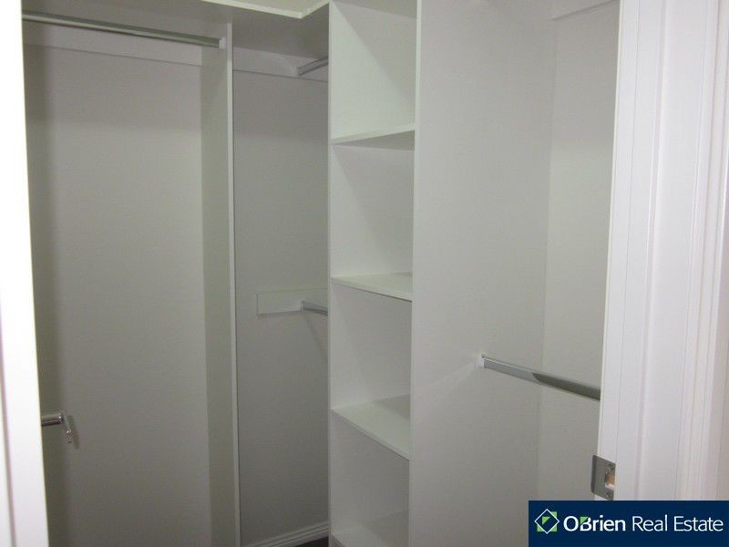 13 Frankland Street, Clyde North VIC 3978