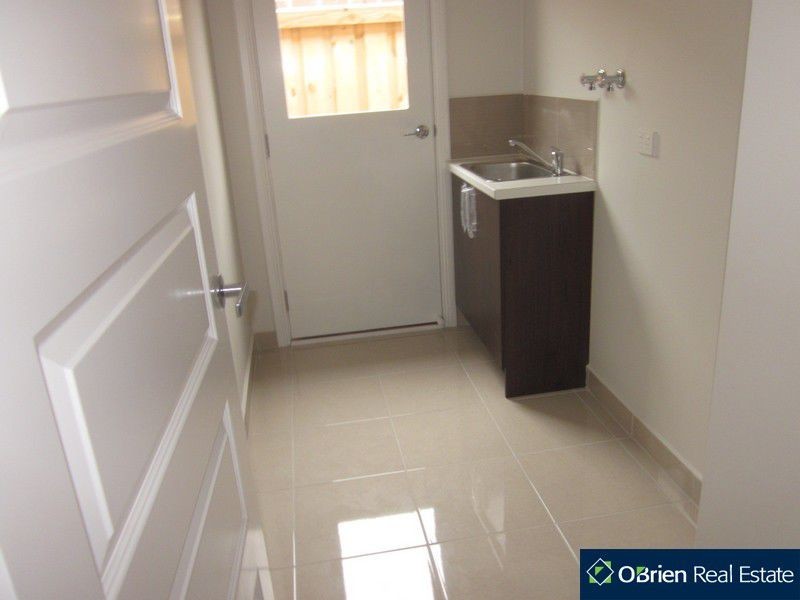 13 Frankland Street, Clyde North VIC 3978