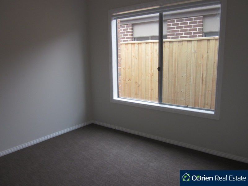 13 Frankland Street, Clyde North VIC 3978