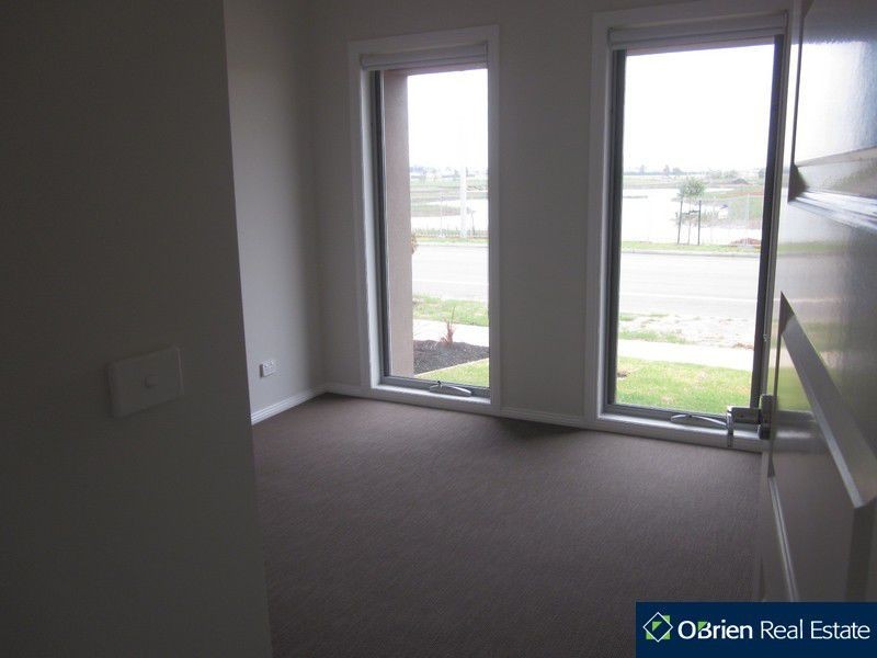 13 Frankland Street, Clyde North VIC 3978