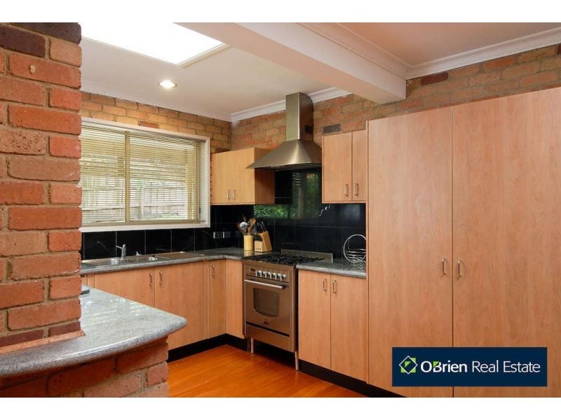 6 Inverness Street, Endeavour Hills VIC 3802