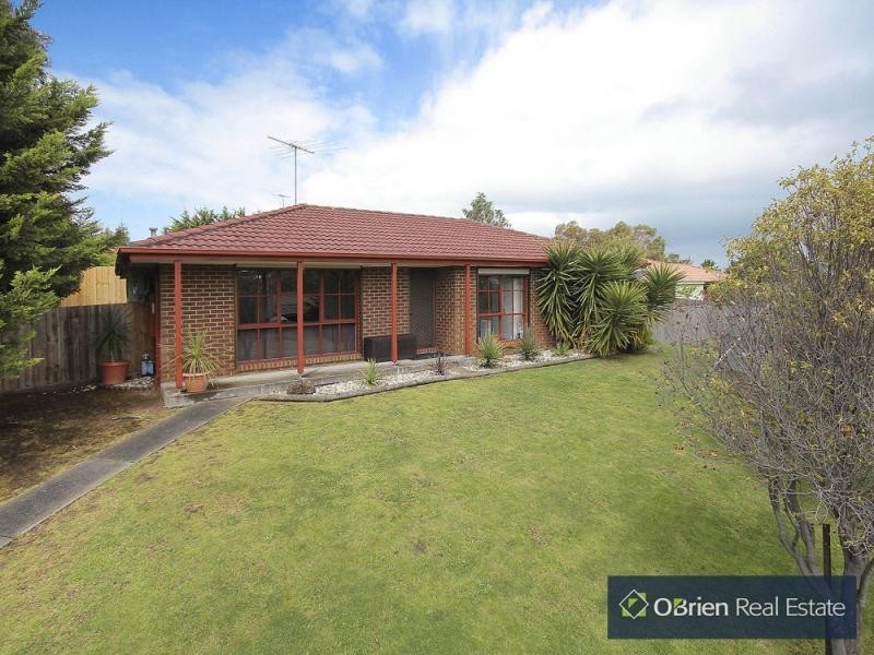 14 Osborn Grove, Pakenham VIC 3810