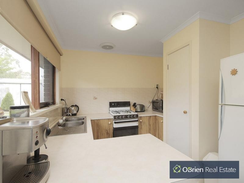 14 Osborn Grove, Pakenham VIC 3810