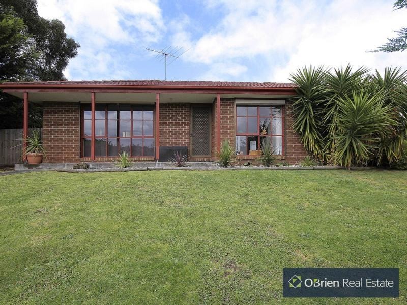 14 Osborn Grove, Pakenham VIC 3810