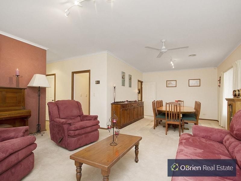 18 Baltaser Drive, Pakenham VIC 3810