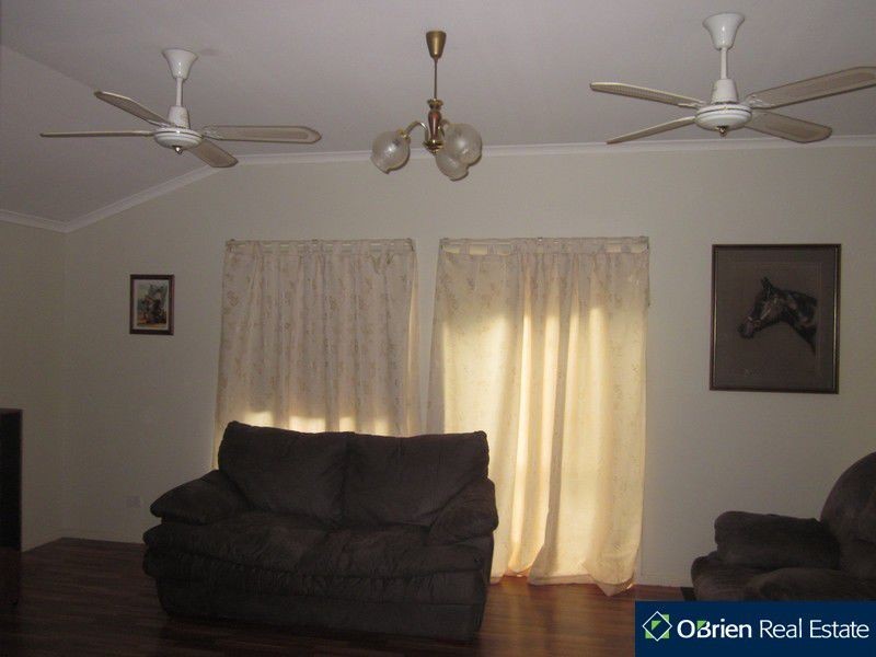 36 Pommel Street, Pakenham VIC 3810