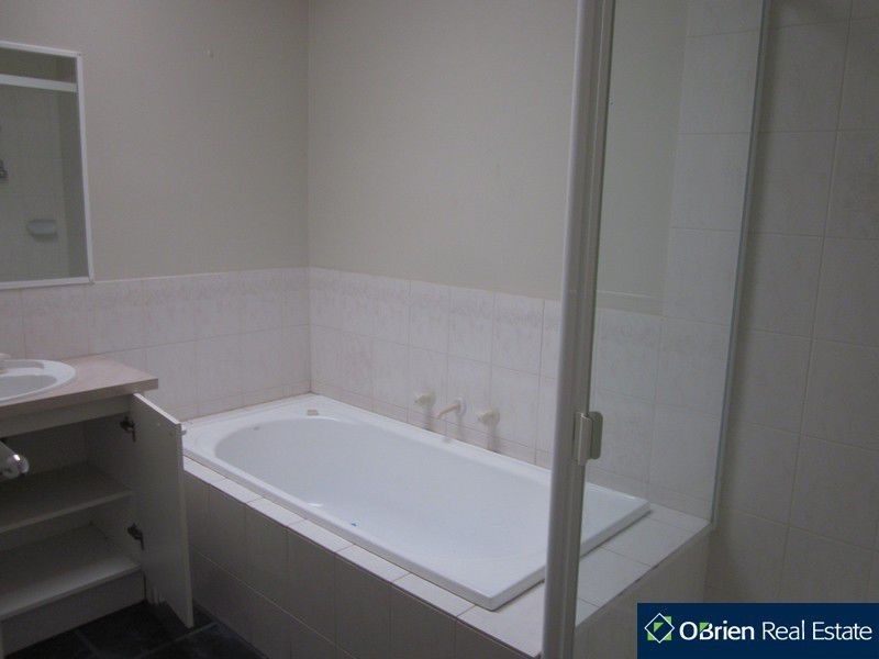 36 Pommel Street, Pakenham VIC 3810