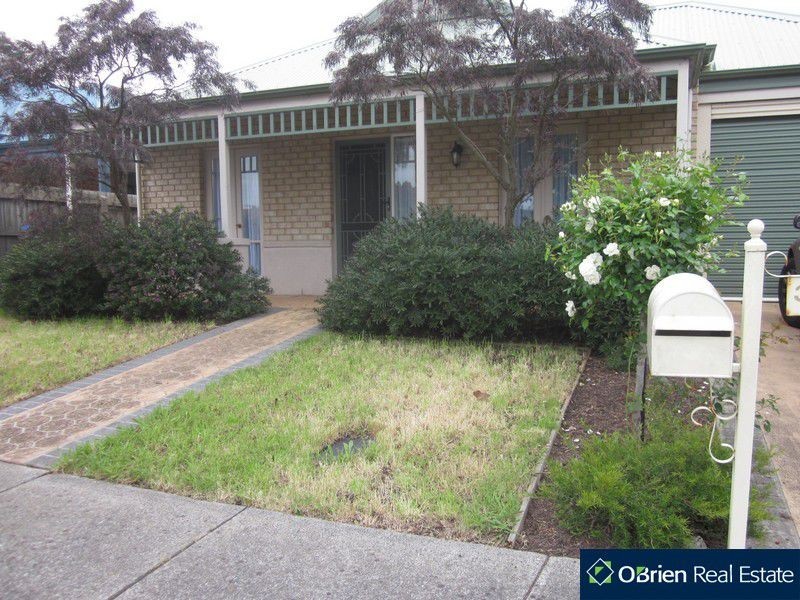 33 Hickory Drive, Narre Warren South VIC 3805