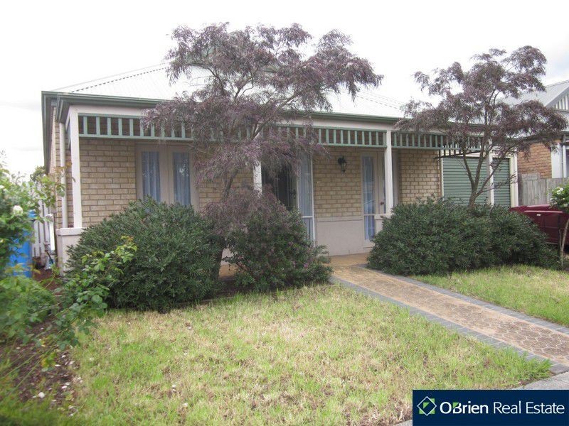 33 Hickory Drive, Narre Warren South VIC 3805