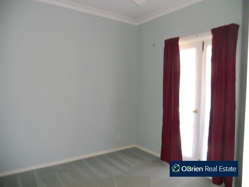 33 Hickory Drive, Narre Warren South VIC 3805