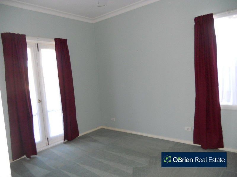 33 Hickory Drive, Narre Warren South VIC 3805